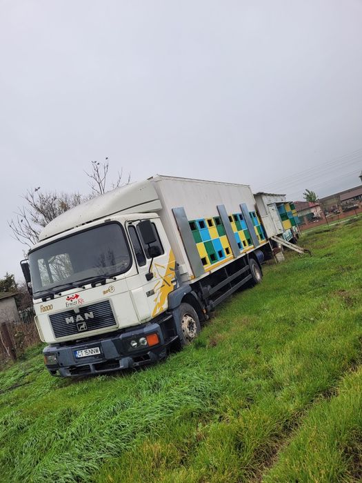 Camion omologat apicol