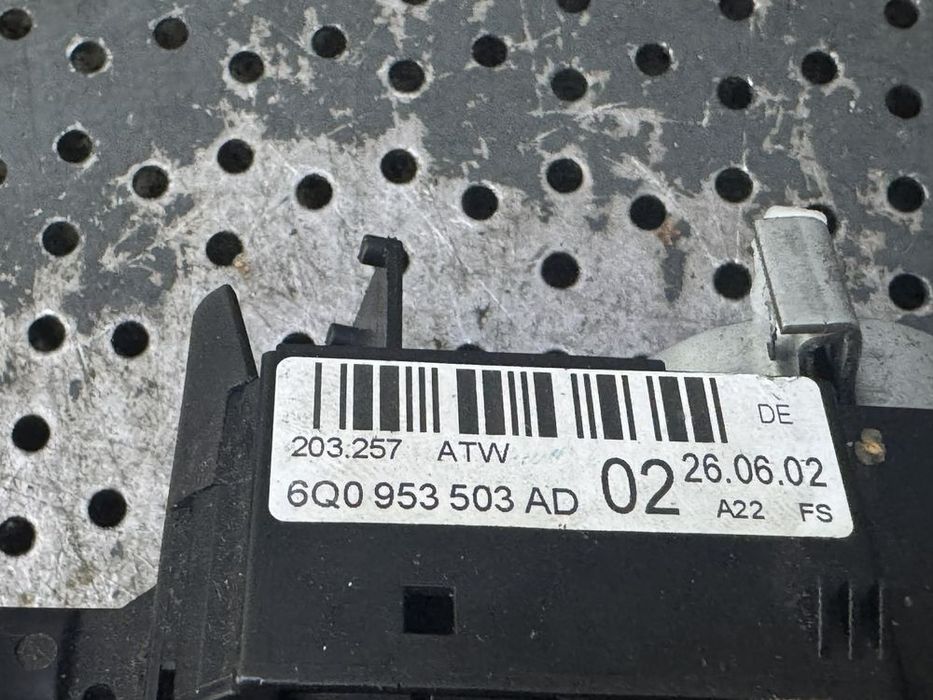 Bloc manete semnalizare stergator parbriz vw polo 9n 6q0953503ad