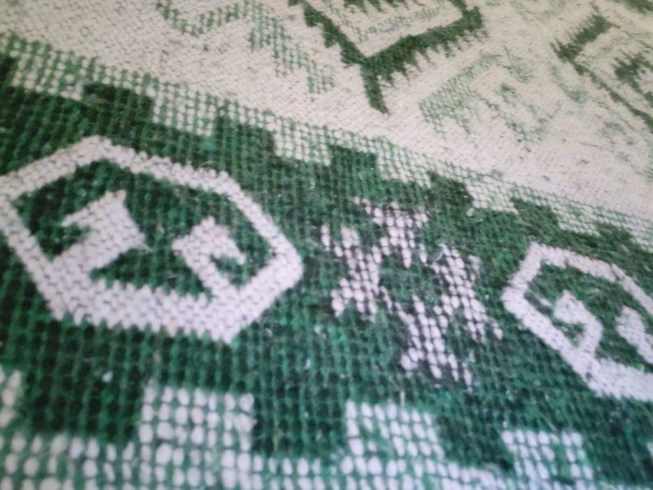 Vând măsuță cafea și covoare