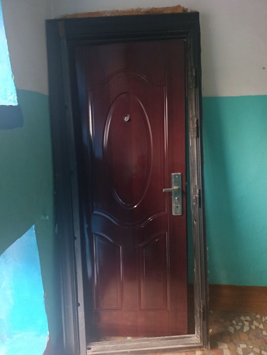 Продам дверь входную