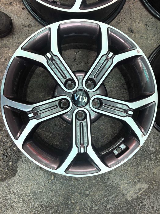 5/114.3/18 Kia Kia