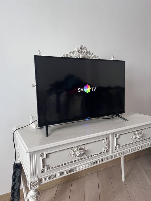 Телевизор Samsung Smart TV 32" диагональ Android 11, YouTube, Wi-Fi