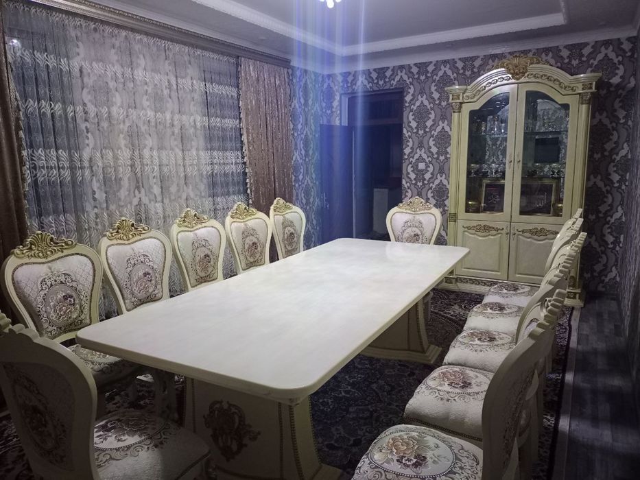 12 kishilik stol stul sotiladi