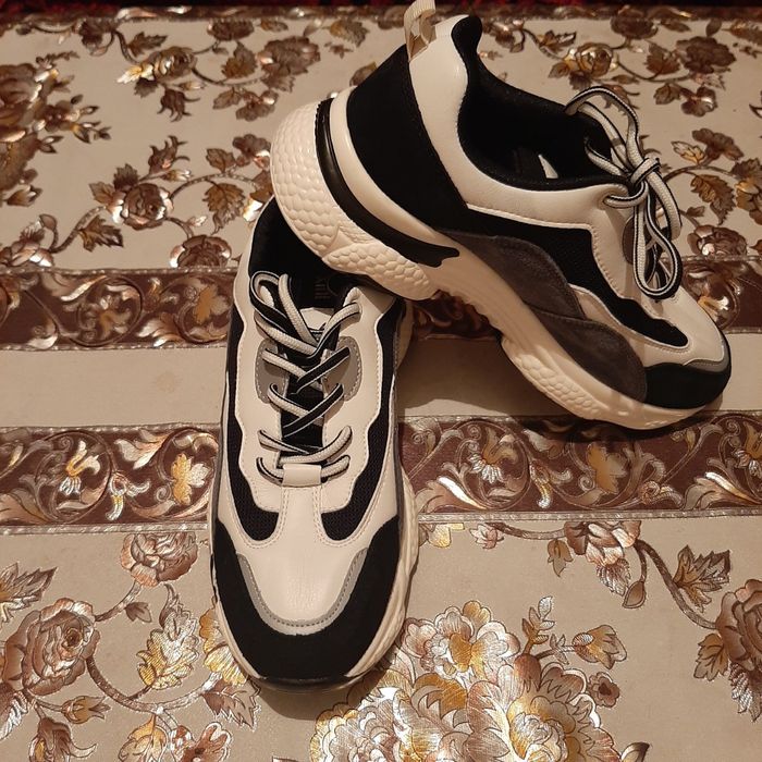 Кросовки привезённые с России,хорошего  качества