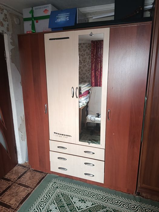 Продам шифанер в хорошем состоянии