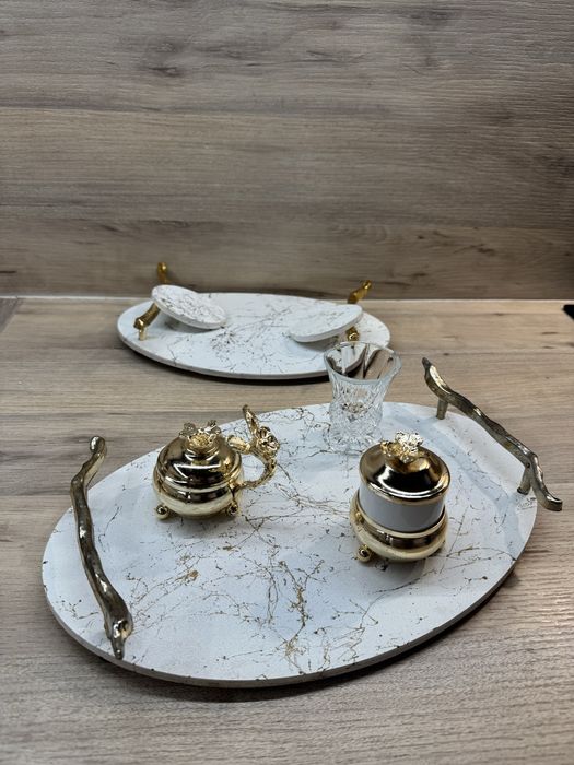 Поднос за годеж имитиращ мрамор