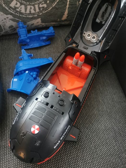 Новые большие лодки.