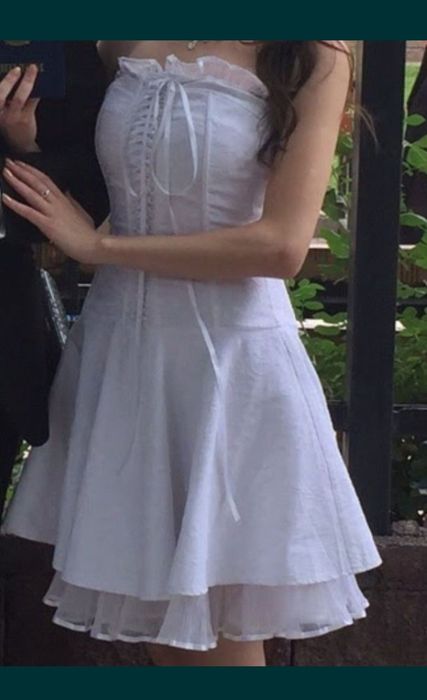 Платье нарядное. Белое. 40 размер