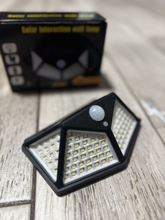 Lampa solara cu senzor de miscare