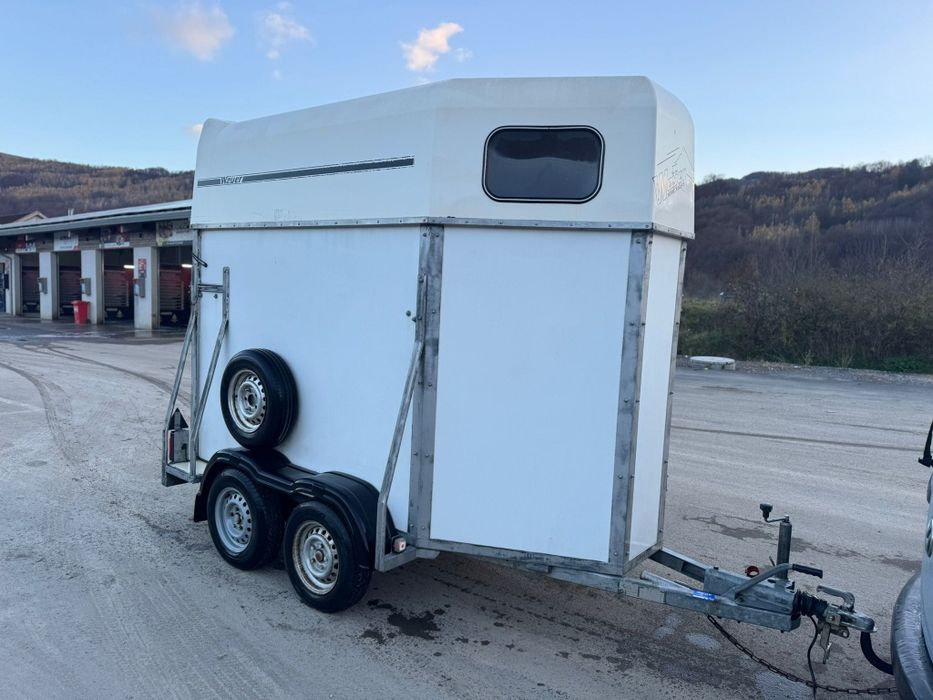 Remorca cai remorca animale