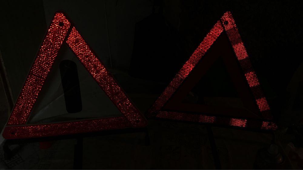 Авариный знак привозной