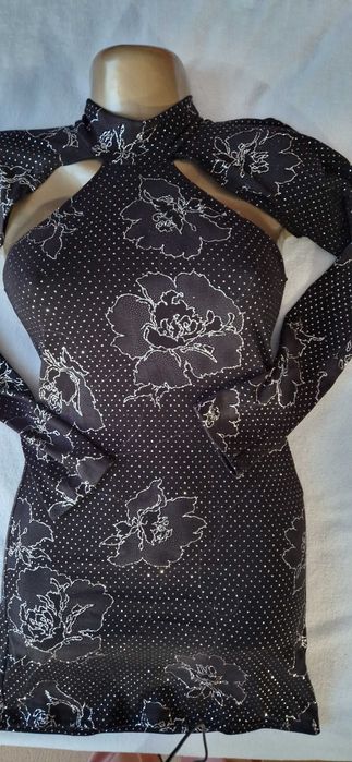 Хит цена! Черна блестяща рокля по тялото