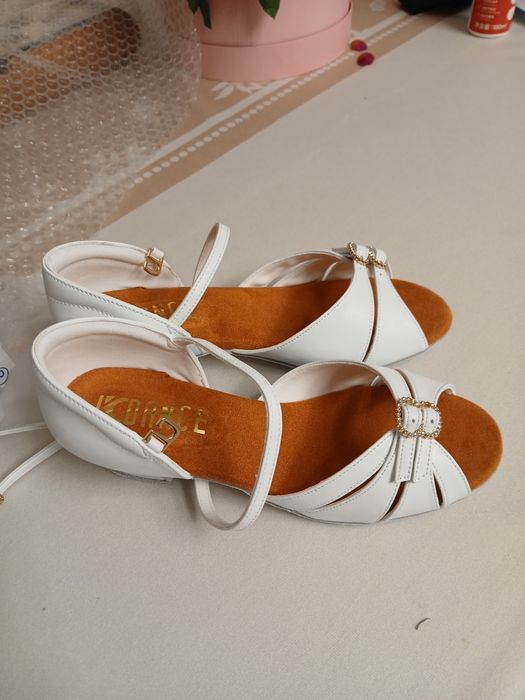 Туфли для бальных  танцев