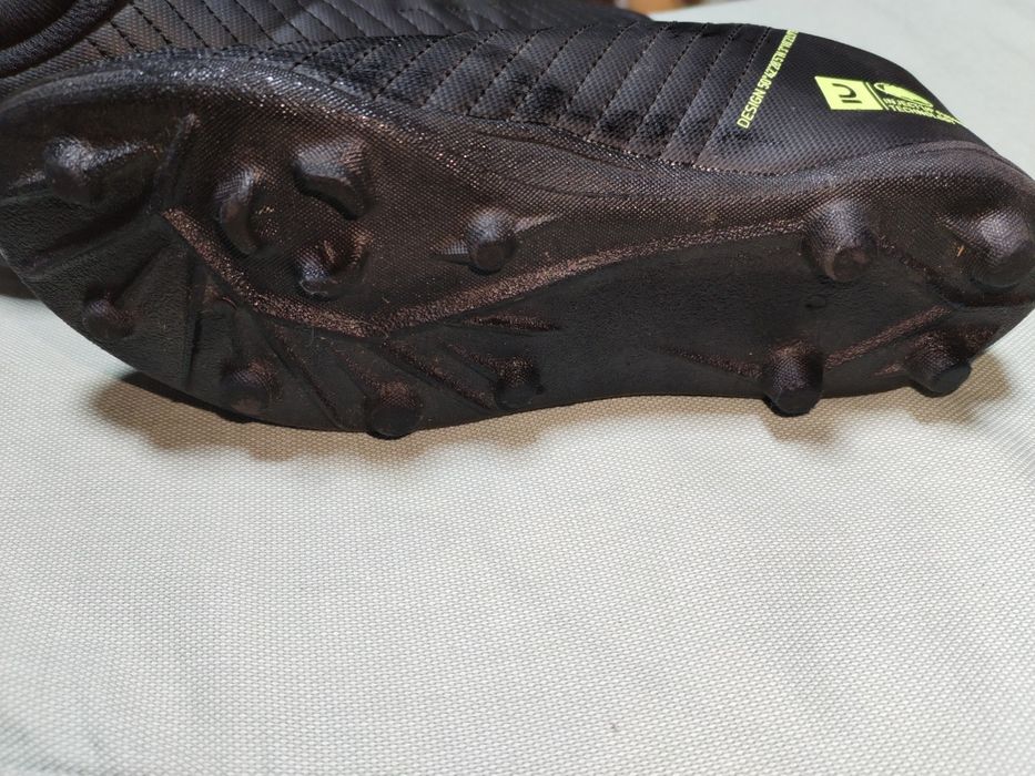 Ghete cu crampoane pentru fotbal