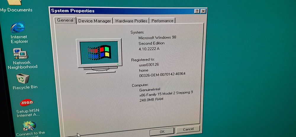 Calculator vechi cu Windows 98 pentium 4 socket 478 model Hp D530