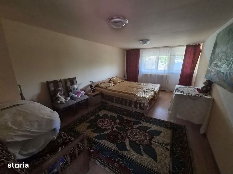 Casă de vânzare în comuna Valea Danului, sat Vernești, județ Argeș.