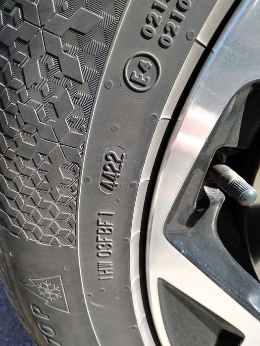 Continental TS 870 P Зимни гуми Континентал 17 цола 215/65