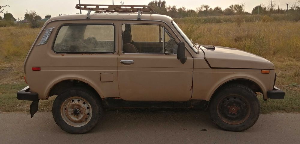 Нива 2121 4Х4 внедорожник