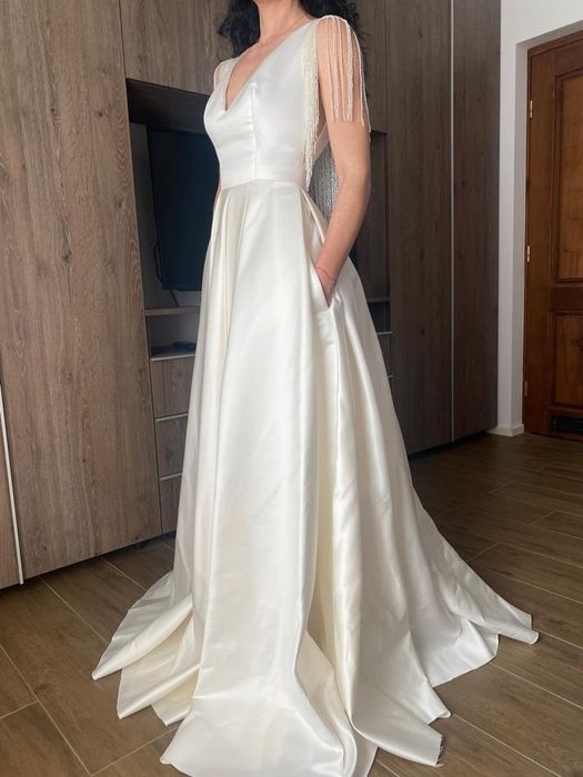 Rochie de mireasa noua