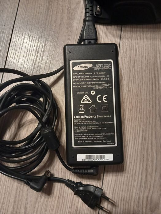 Vand Robot Aspirator Samsung SR20J9020U Pentru Piese