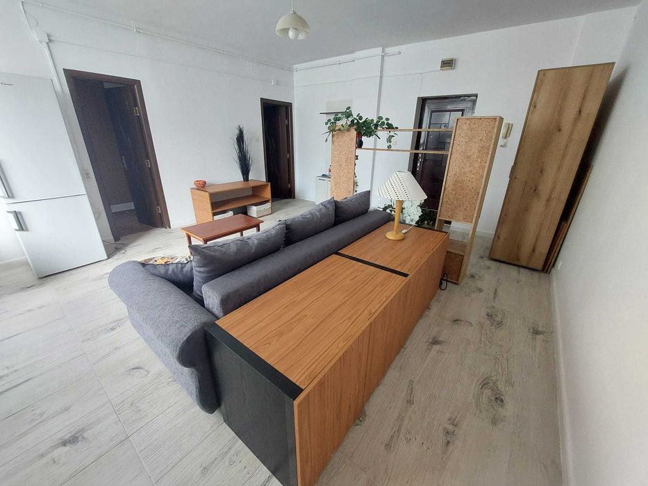 Închiriez apartament