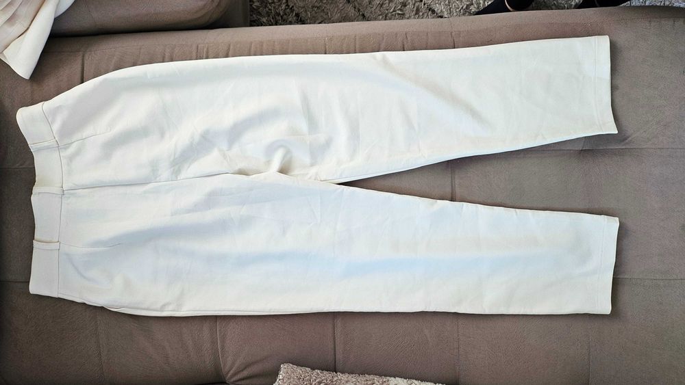 Дамски костюм размер 38