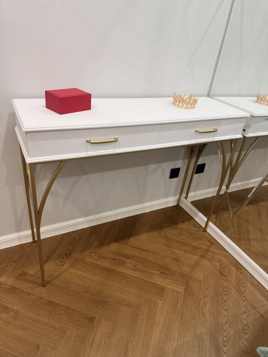 Туалетный столик