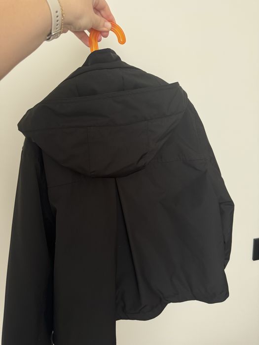 Продам куртки для девочки
