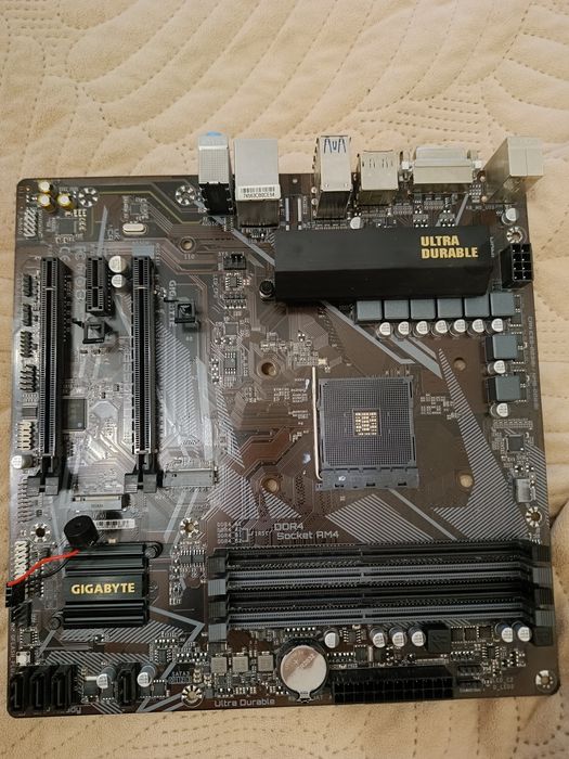 Материнская плата m-ATX AM4