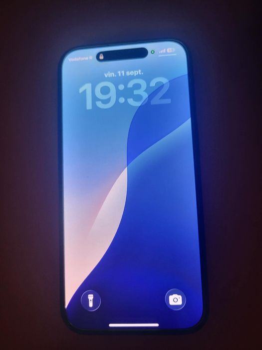 Telefon IPhone 16