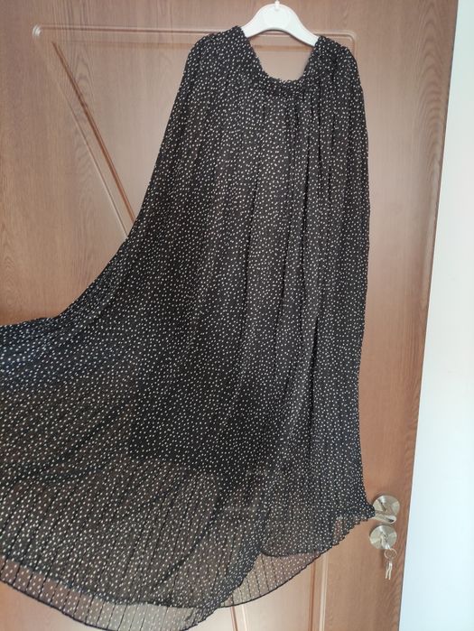 Пола плисе миди дължина