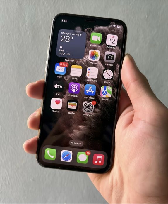 Айфон 11про.