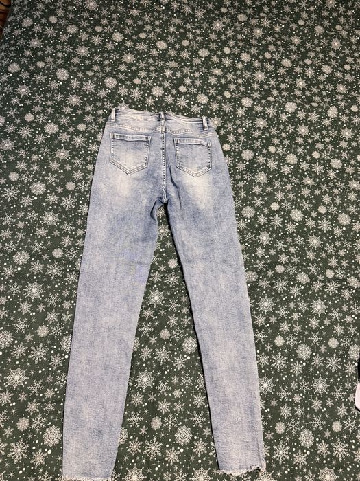 Дамски дънки с широк крачол