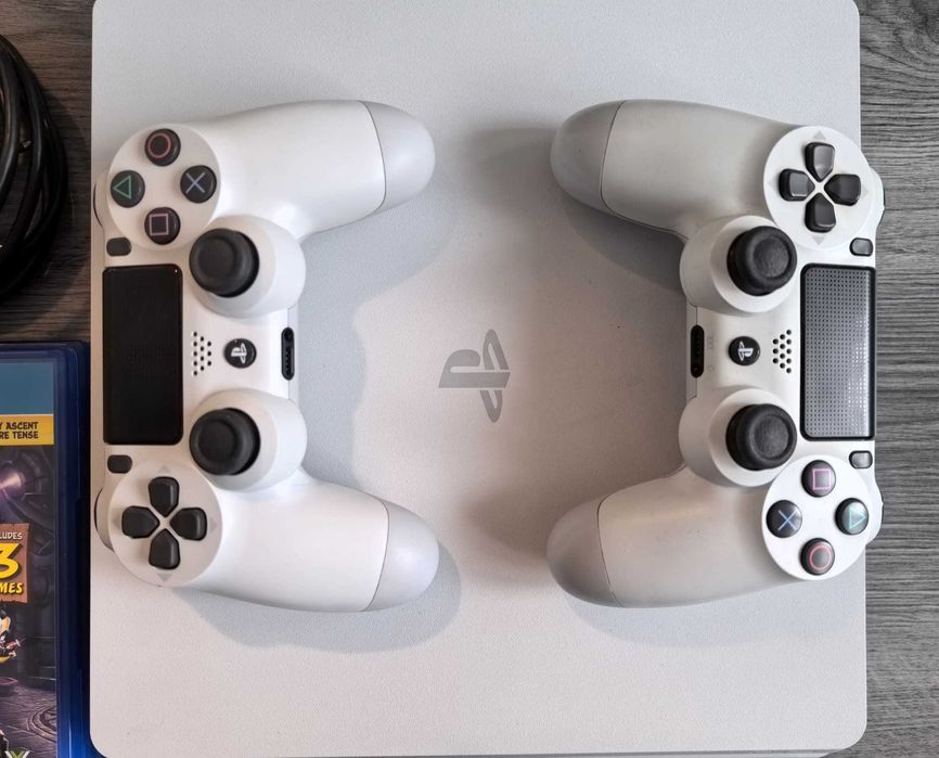 Нов Playstation 4 Slim + Игри