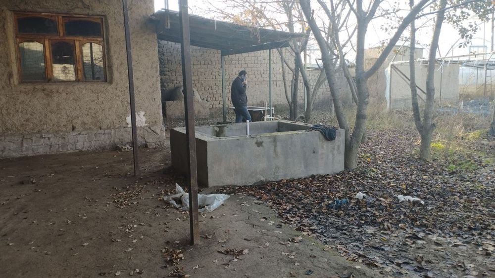 UY SOTILADI 16  Toshkent Samarqand trassadan 3 km ichkarida