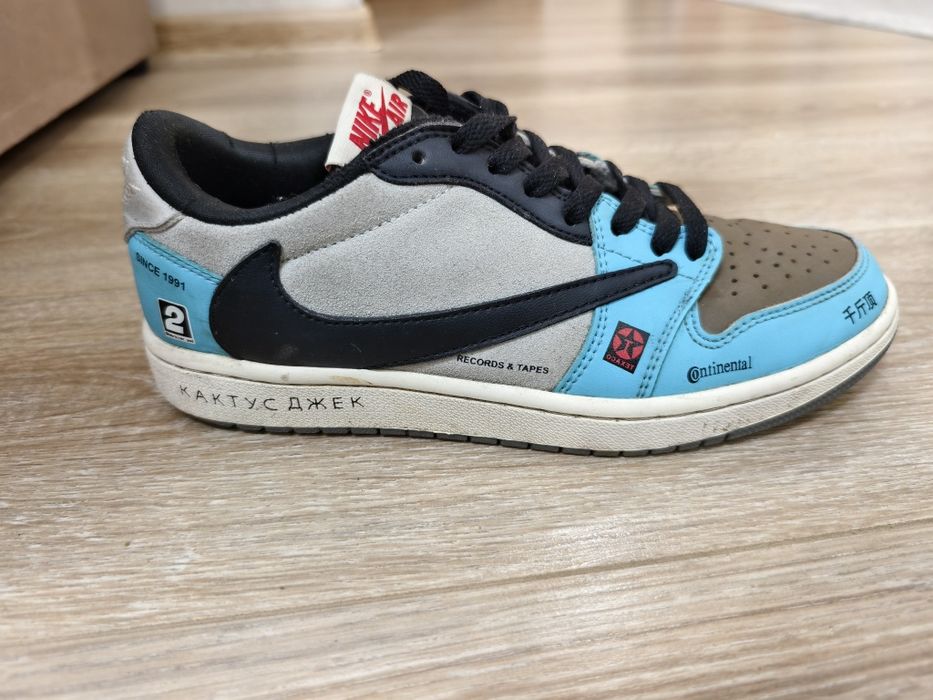 Кроссовки Nike размер 39