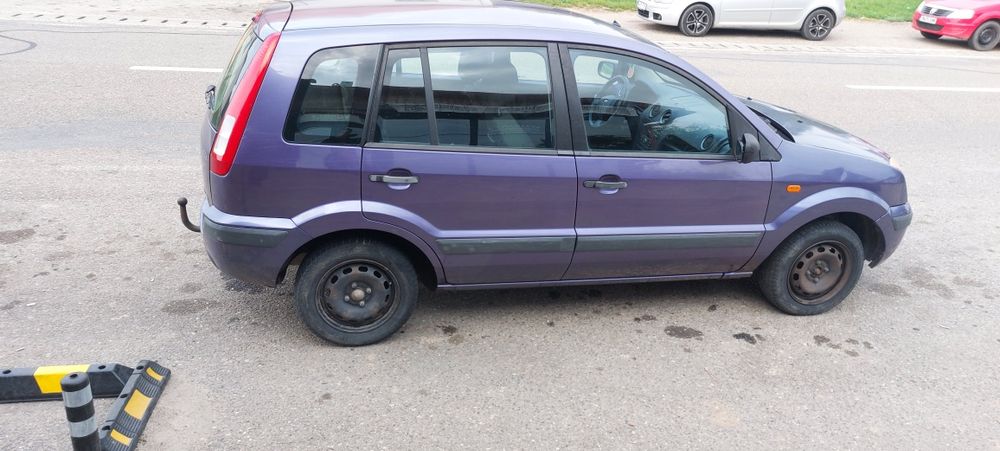 Vand sau schimb cu suzuki 4x4