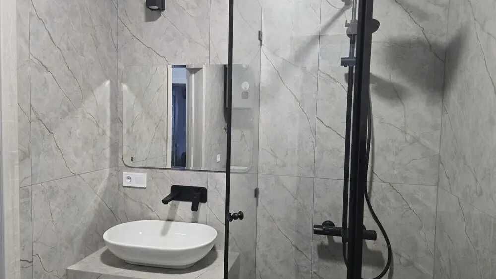 Дава се под наем Двустаен апартамент в София, Център - 55 кв.м за 407.49 € - Снимка #2