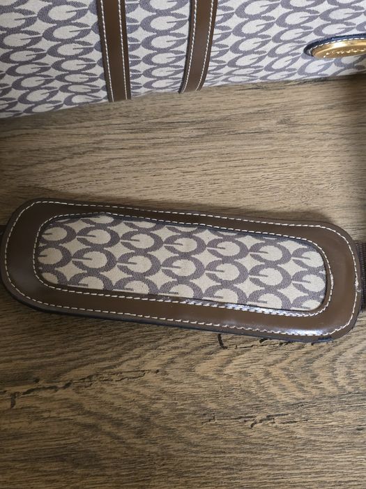 Guess оригинална чанта за през рамо