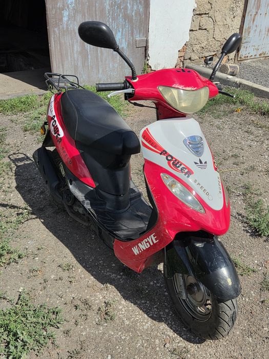 Скутер 80 кубов,
