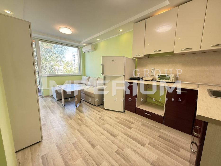 Дава се под наем Двустаен апартамент в Варна, м-т Пчелина - 50 кв.м за 459 € - Снимка #1