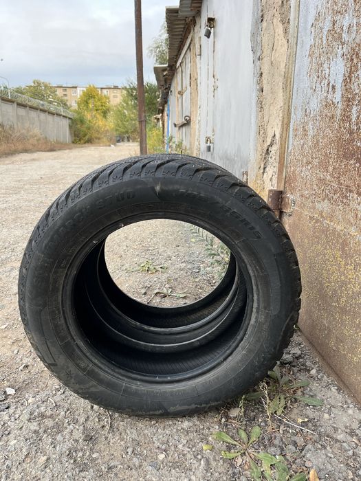 Продам резину на авто.