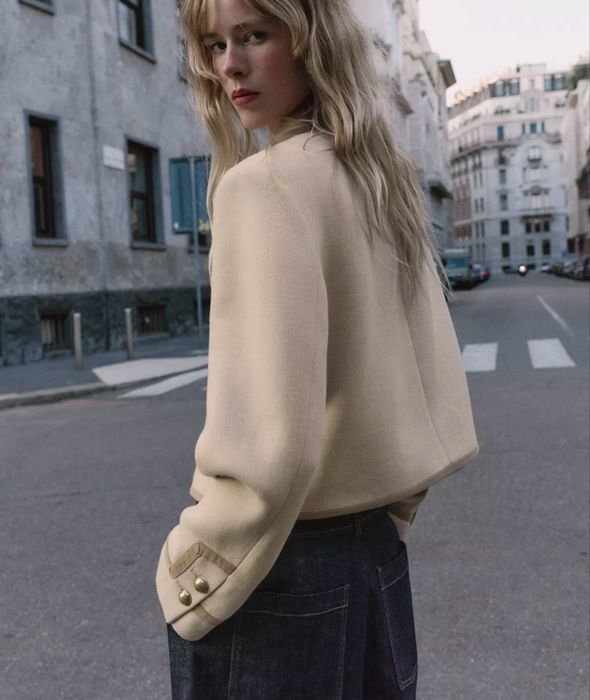 Легкая куртка zara