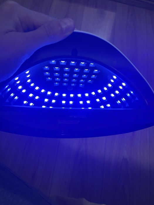 UV/LED лампа за маникюр