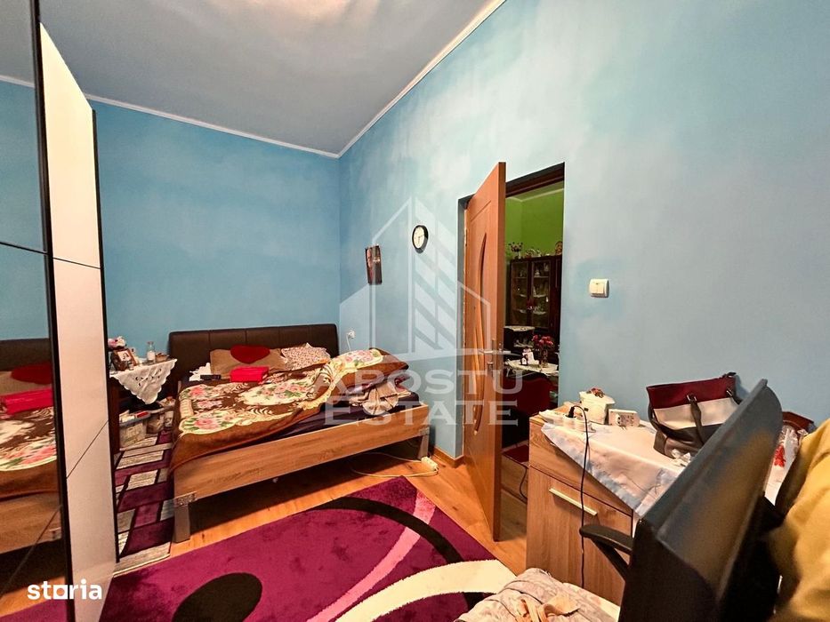 Apartament 2 camere, la curte comuna, pod mansardabil in zona Centrala — fotografia 3