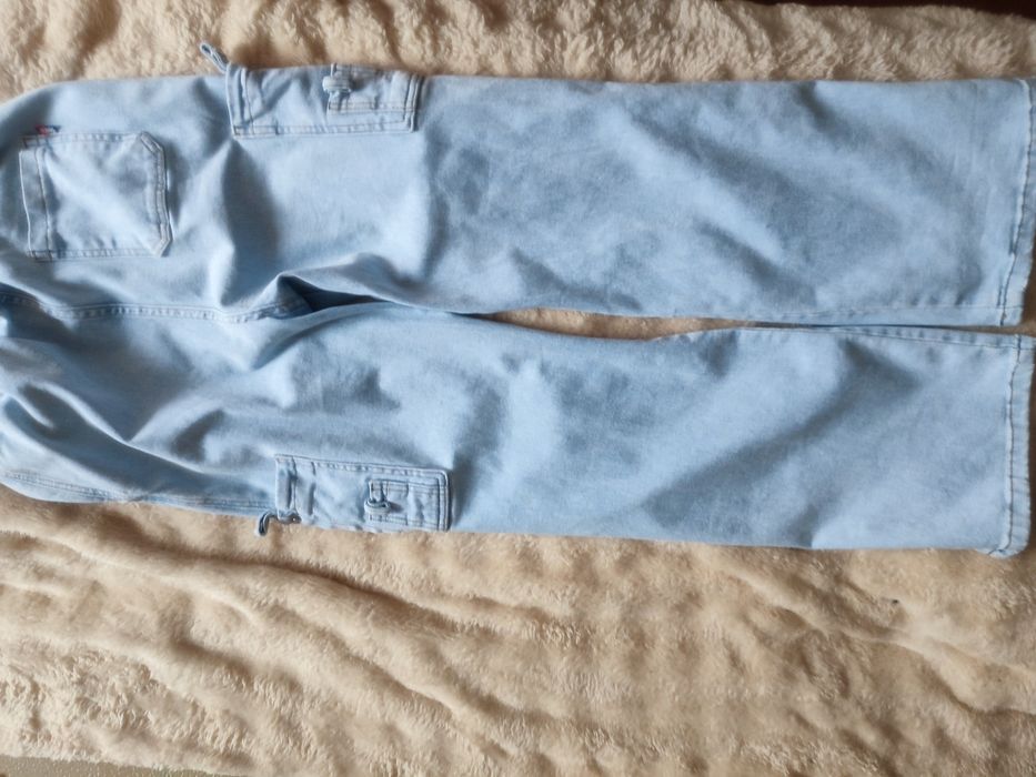 Джинсы женские .