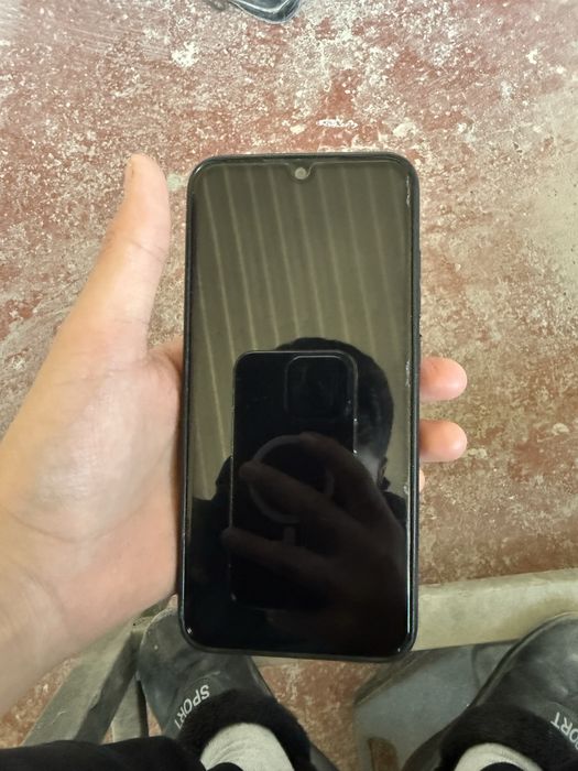 Redmi Note 8T 32GB, заднее стекло сломано + чехол в подарок