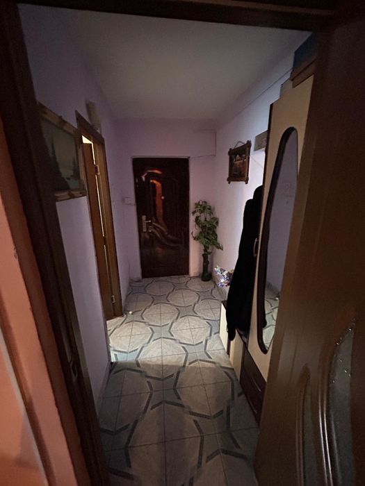 Vand apartament cu 2camere