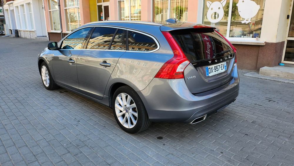 VOLVO V60 2015 — imagine 5