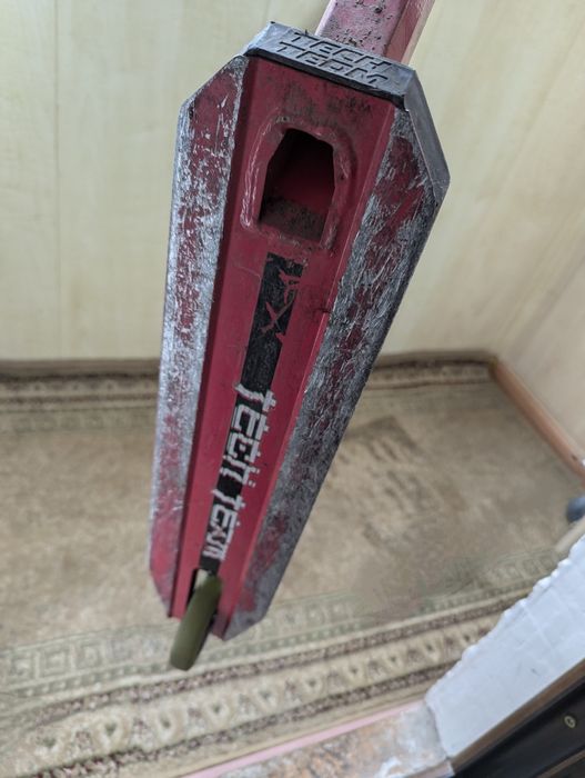 Продам трюковой самокат tech team duker 202